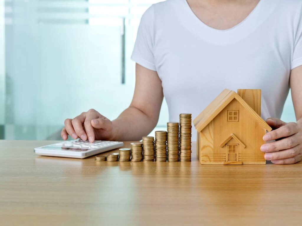 Cómo financiar tu primera inversión inmobiliaria sin endeudarte demasiado